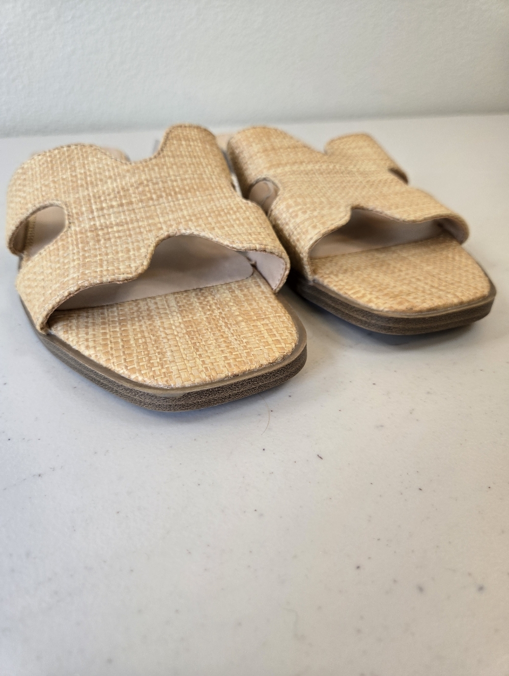 NWT Woven Beige Slide Sandals Size 9.5 - Picture 4 of 9
